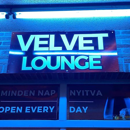 Velvet Motel เฮกเยชฮาโลม ภายนอก รูปภาพ